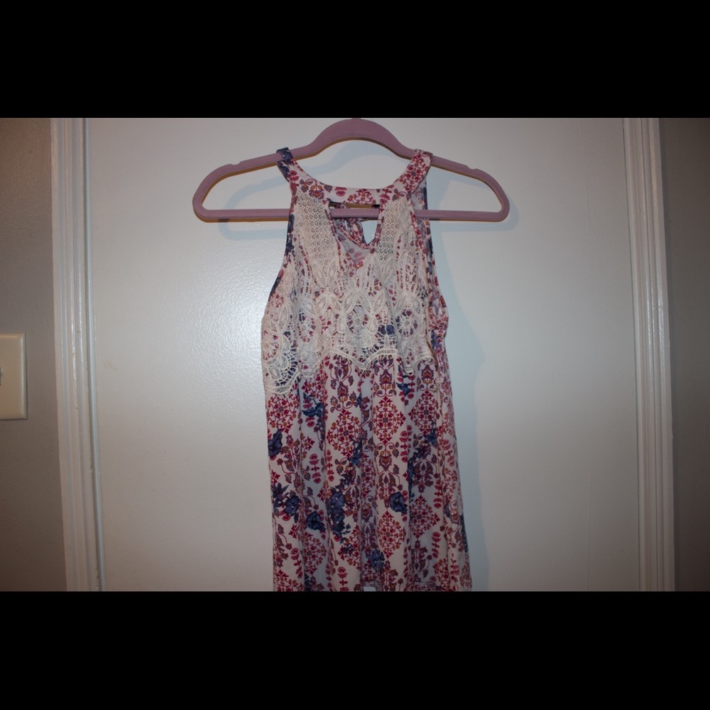 Keyhole floral top